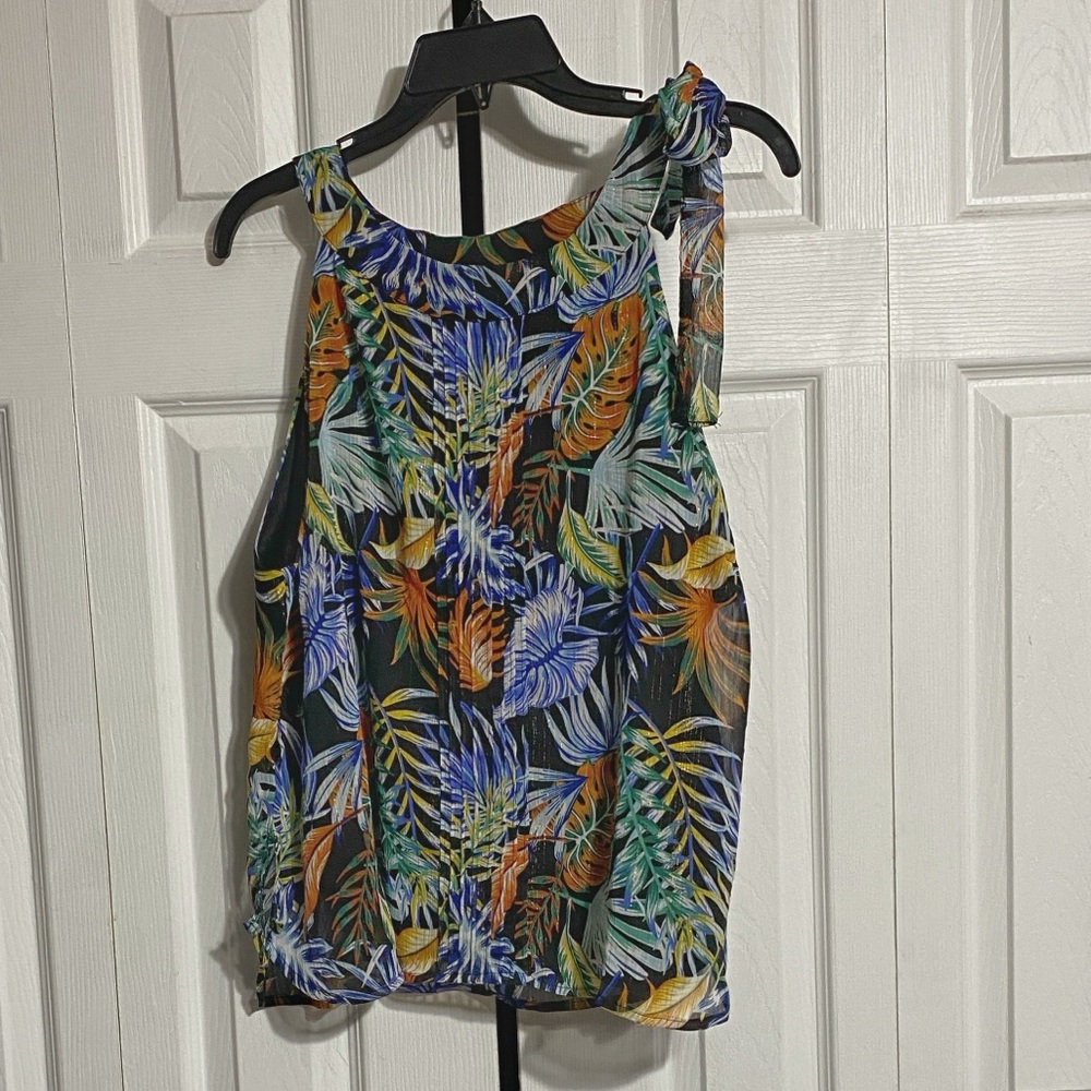 A Love Story Tropical Leaf Print Sleeveless Top shirt blouse size LARGE